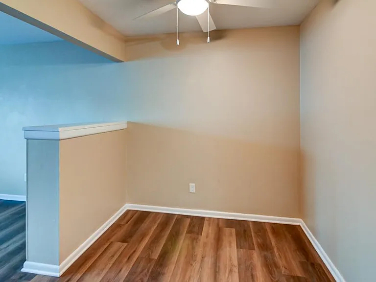 112 W Klubertanz Dr #2 — Photo 11