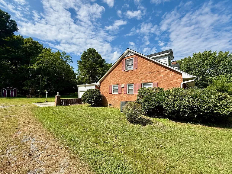 1003 Apple St — Photo 21