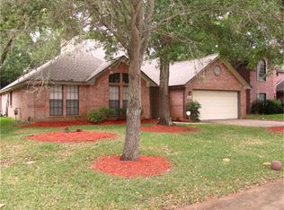 204 Balsam St, Lake Jackson, TX 77566