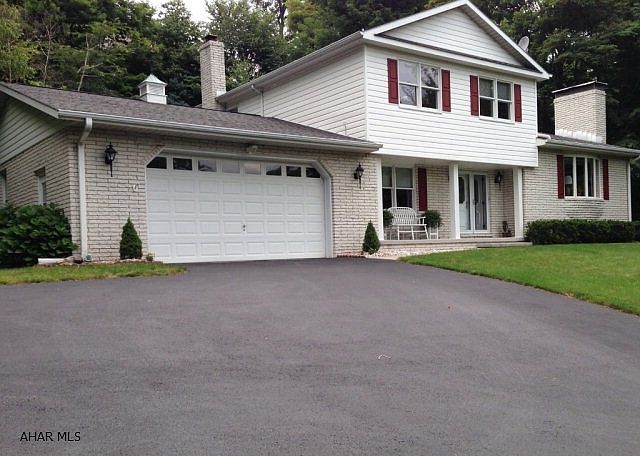 1st image of 524 Oakwood Dr