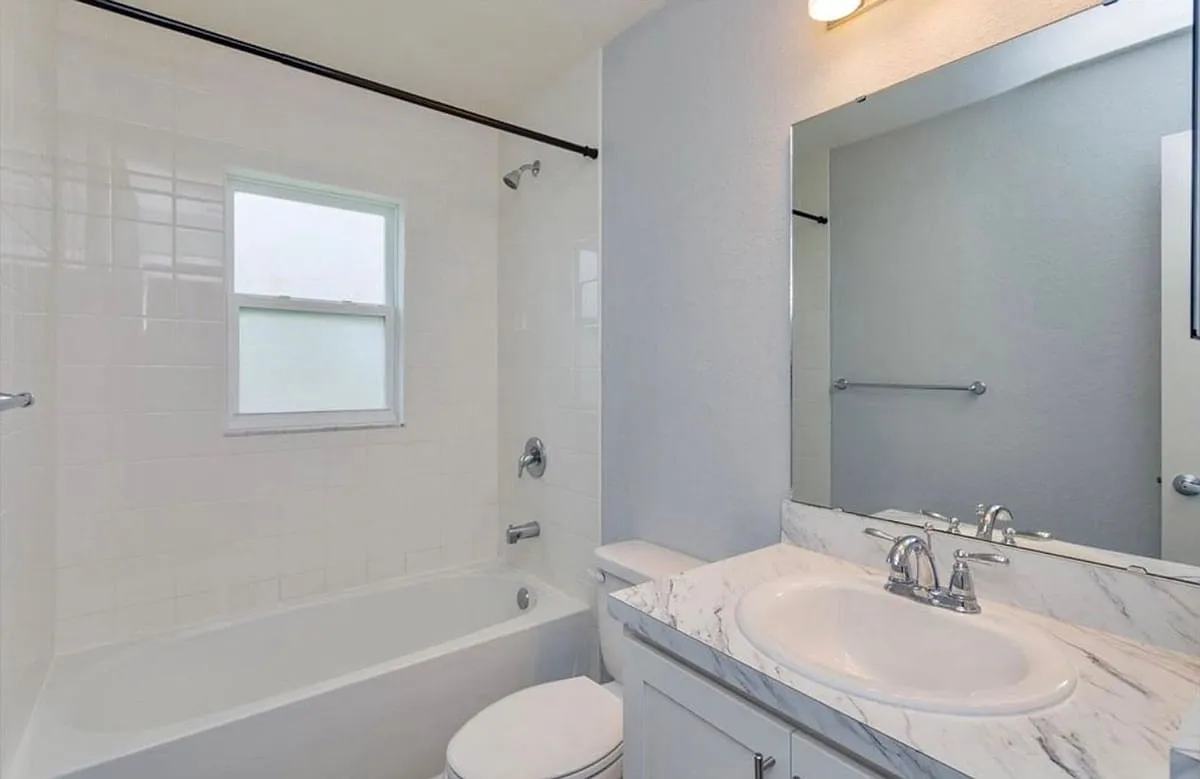 SFH - 4310 Swan - SFH - 4310 Swan — Photo 2