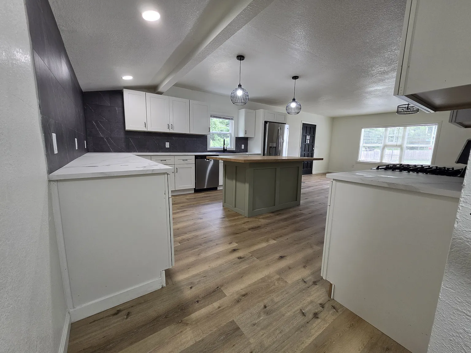 4 bed, 1500 sqft, $2,200 — Photo 3