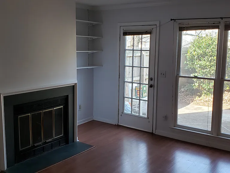 2538 Cottage Pl — Photo 3