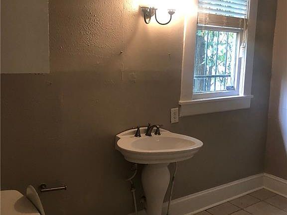 4th image of 2314 Highland Ave APT 1