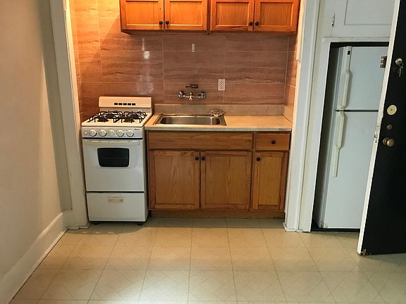 2nd image of 2126 S 5th Ave APT 202