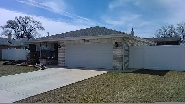 10442 S 81st Ave photo 1
