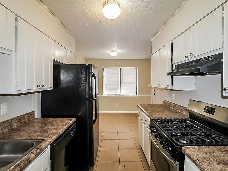 119 Richard Way — Photo 9