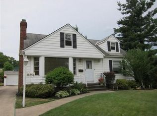 10253 Greenheath Dr, Parma Heights, OH 44130