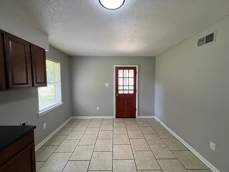 5258 Beaverton Dr — Photo 4