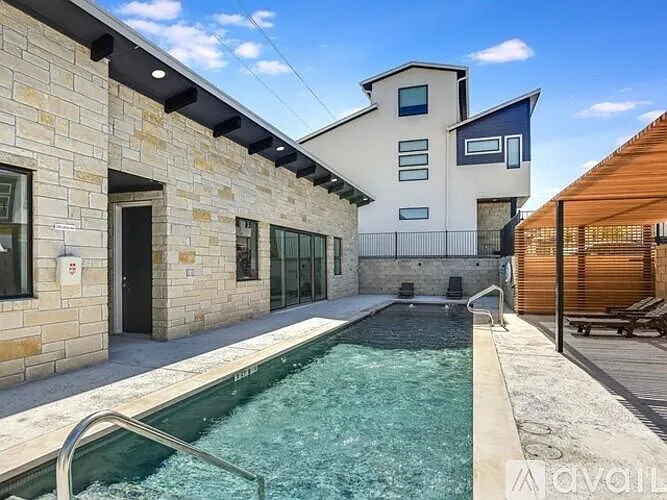 2050 Lohmans Spur #801 — Photo 3