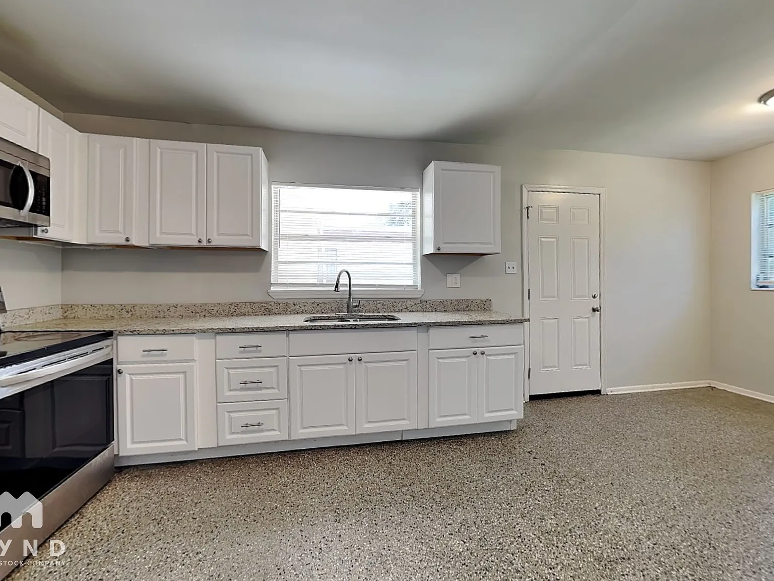 3 bed, 1.0 bath, 986 sqft, $1,815 — Photo 4