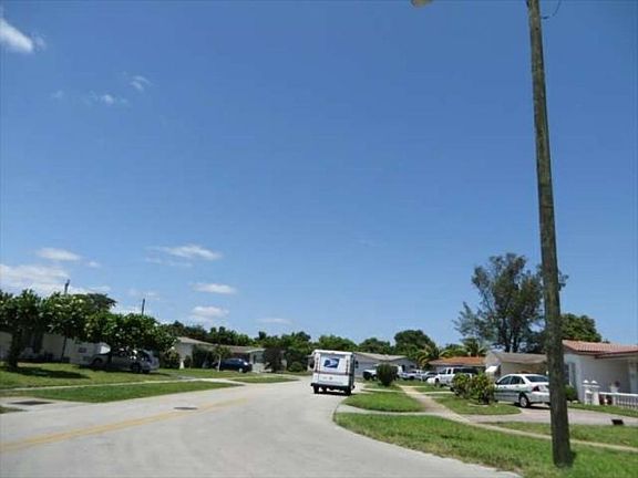 4th image of 2751 NW 38th Ter