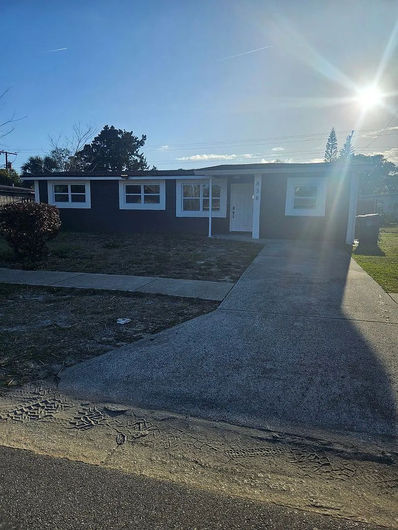 3 bedroom 2 bath home — Photo 1