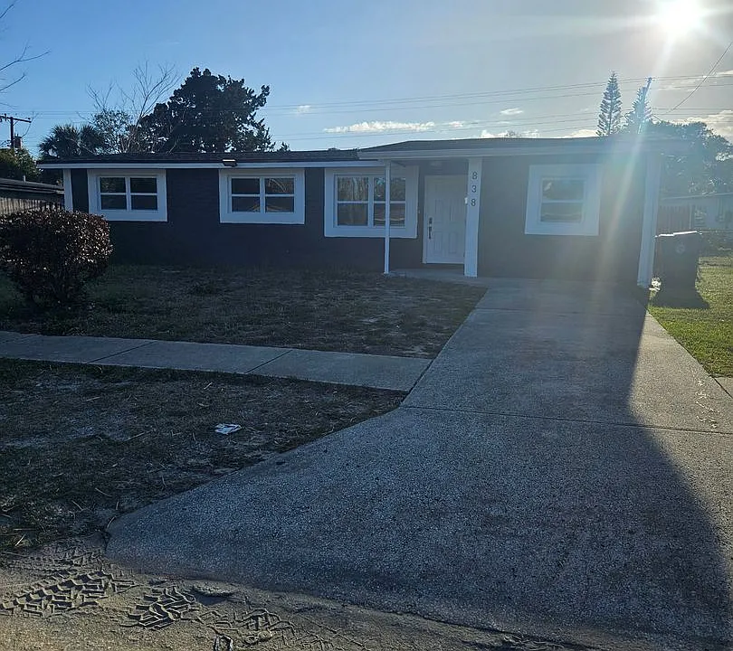 838 Lewis Dr