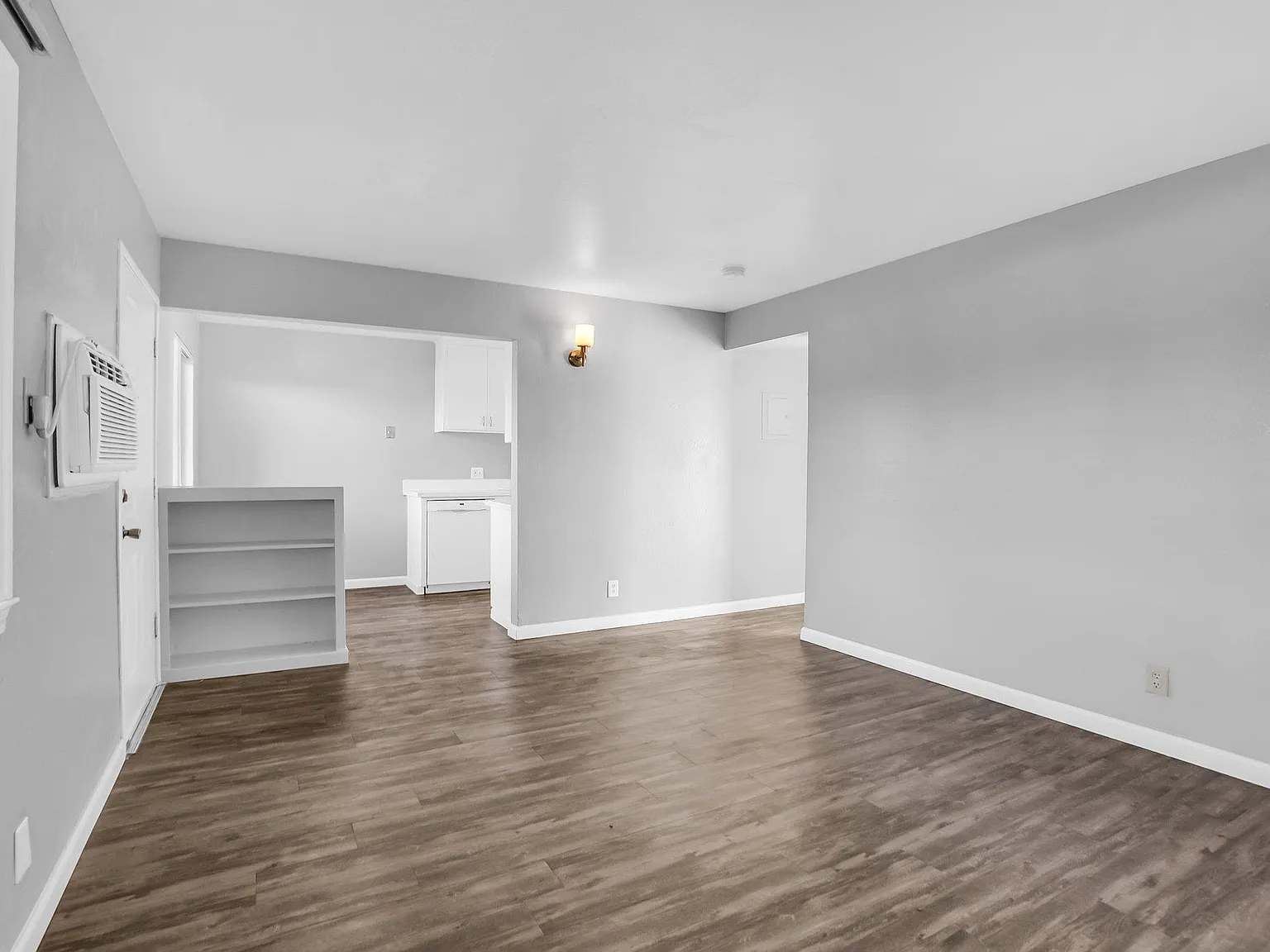 Ethan Apartments — Photo 3