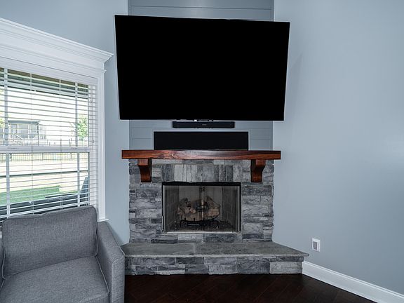 3rd image of 8398 Skybrook Dr