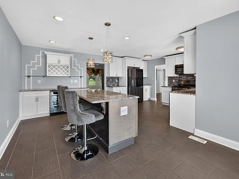 249 Club House Dr — Photo 15
