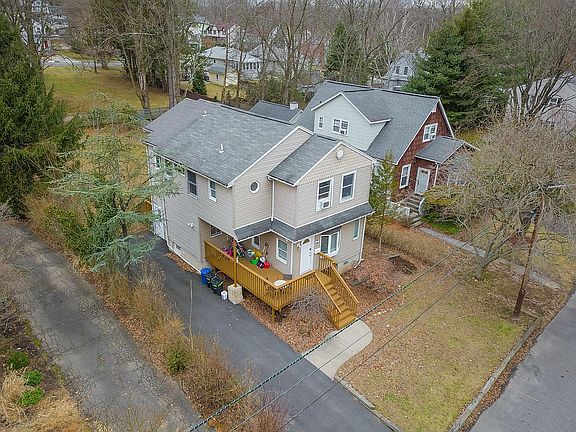 3rd image of 3 Brookside Ave