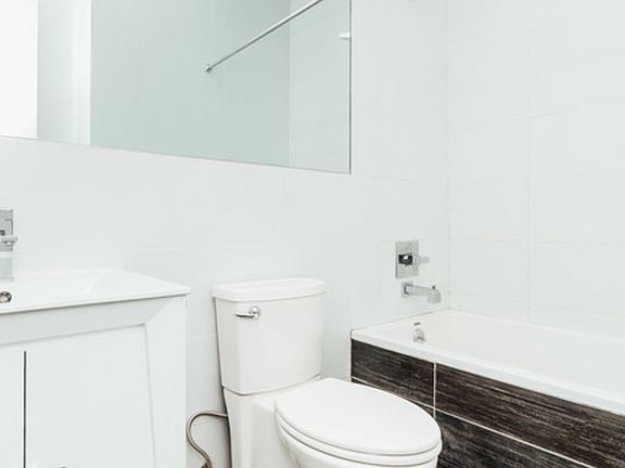 3rd image of 319 Melrose St #3G