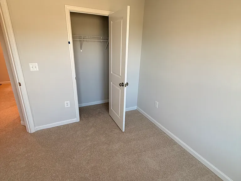 121 Oldfield Dr — Photo 27