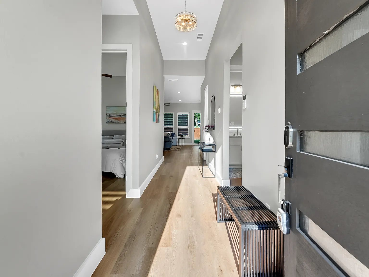 4 bed, 2.5 bath, 1965 sqft, $5,000 — Photo 2
