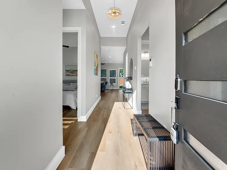 3930 Maybeth St — Photo 2