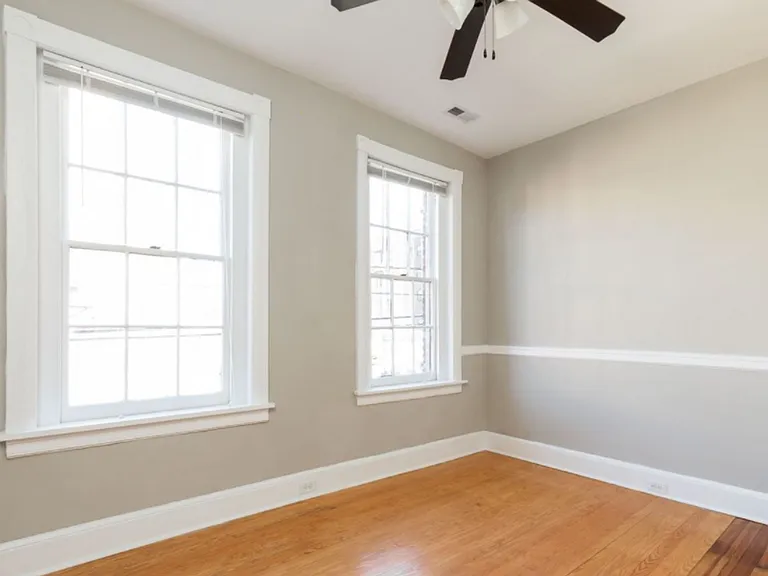 939 W Grace St — Photo 12