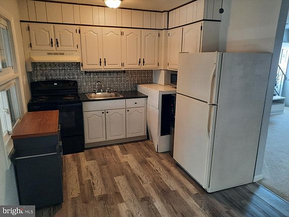2nd image of 35 Viking Ln