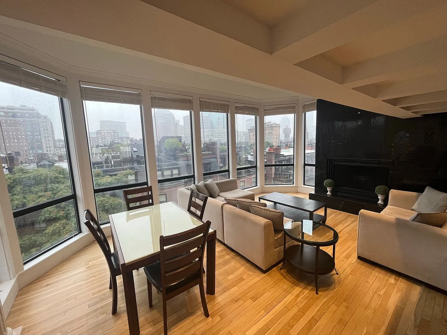 Gorgeous Back Bay Penthouse Apartment with 2.5 bedrooms/3 bathrooms — Photo 2
