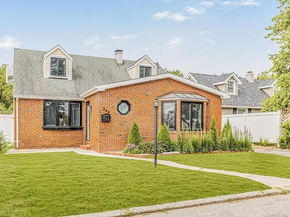 215 Croydon Road, Yonkers, NY 10710