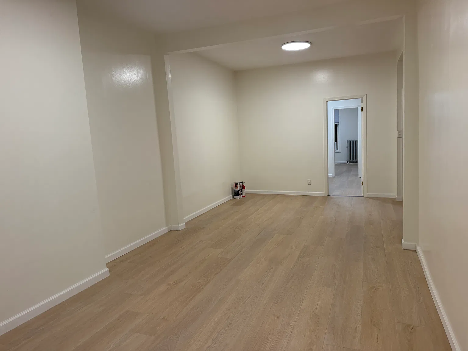 3 bed, 1100 sqft, $3,000 — Photo 2