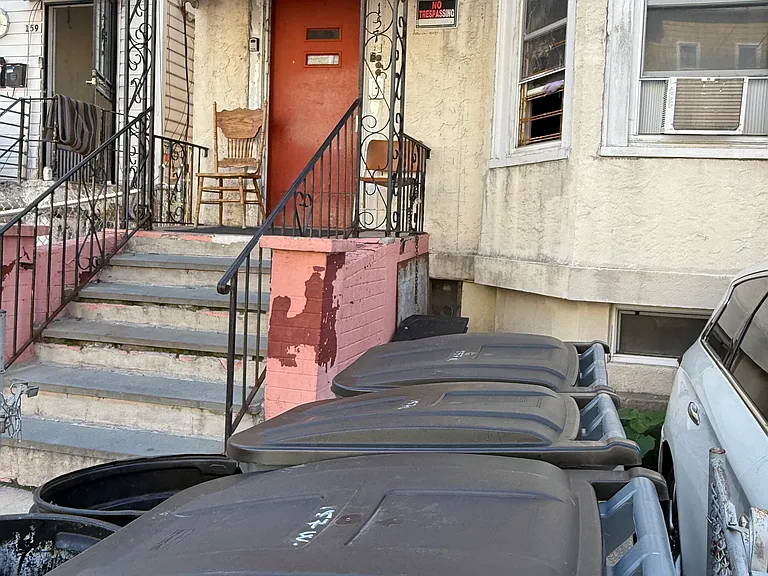 157 Waverly St #B — Photo 1