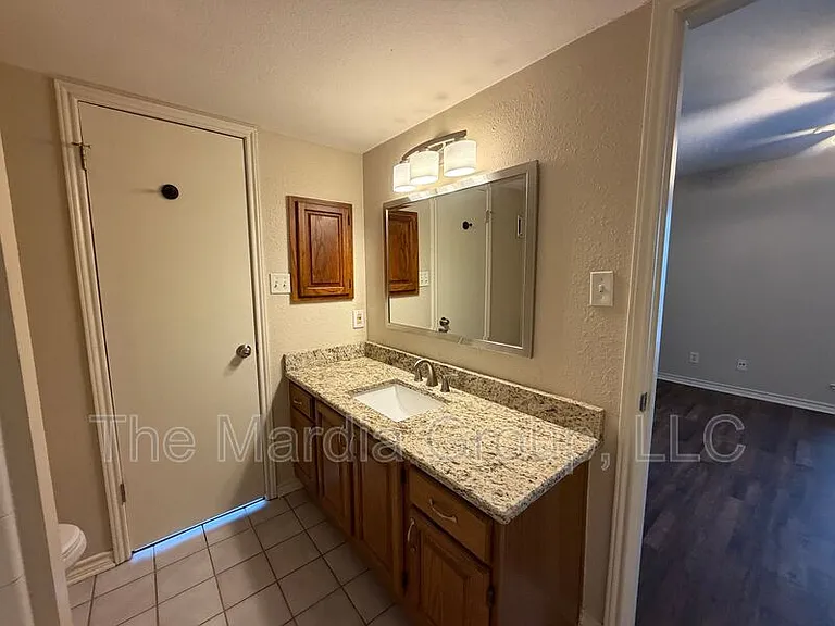 6220 Bentwood Trl #404 — Photo 8