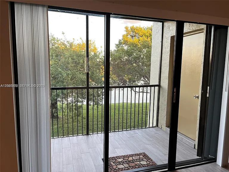 436 Lakeview Dr #203 — Photo 9