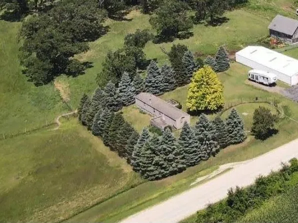7281 Shirland Rd, Rockton, IL 61072