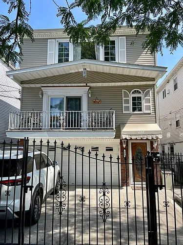 198 5th St #2 Photo 1