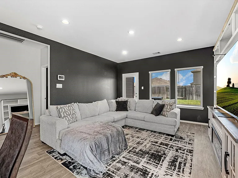 5455 Pinetree Crescent Ln — Photo 13