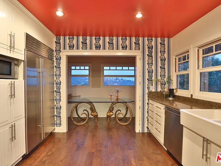 2172 Argyle Ave — Photo 20