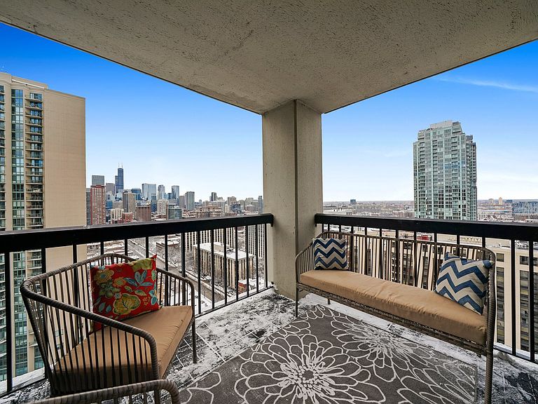 The Elm at Clark Apartments - Chicago, IL | Zillow