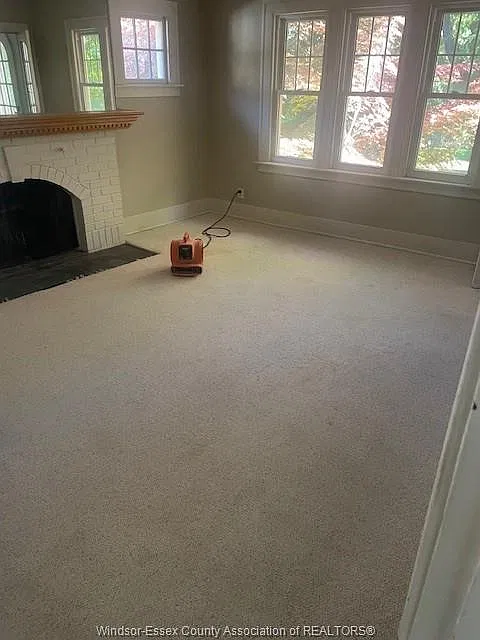 3 bed, 1000 sqft, $1,950 — Photo 2