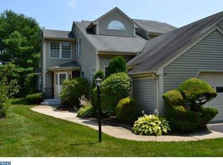 20 E Glastonbury Dr, Monroe Township, NJ 08831