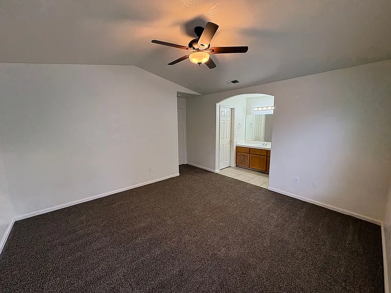723 N Simon St — Photo 3