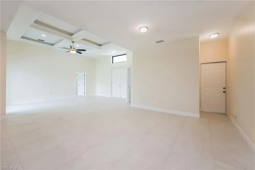 3 bed, 3.0 bath, 1803 sqft, $2,350 — Photo 3