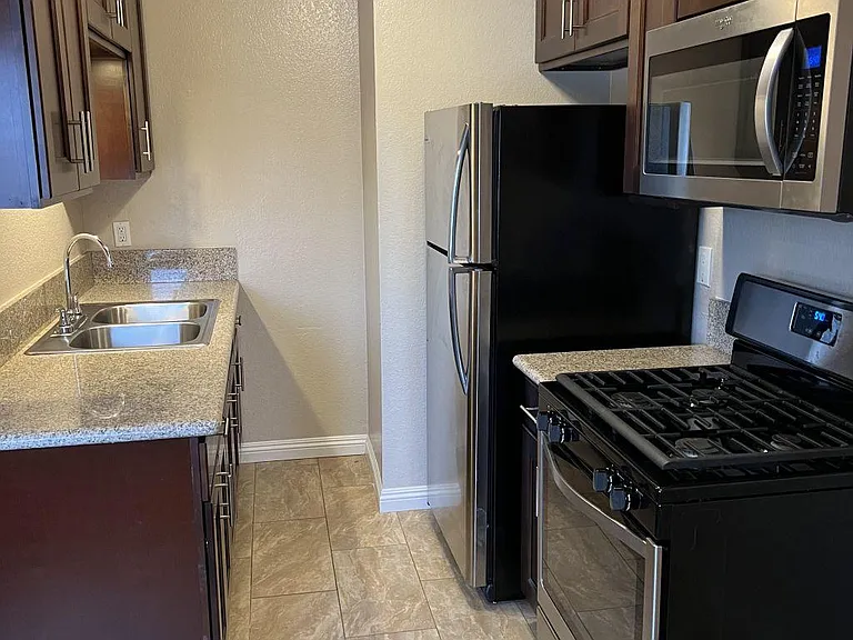 3240 Chapman St #8 — Photo 26