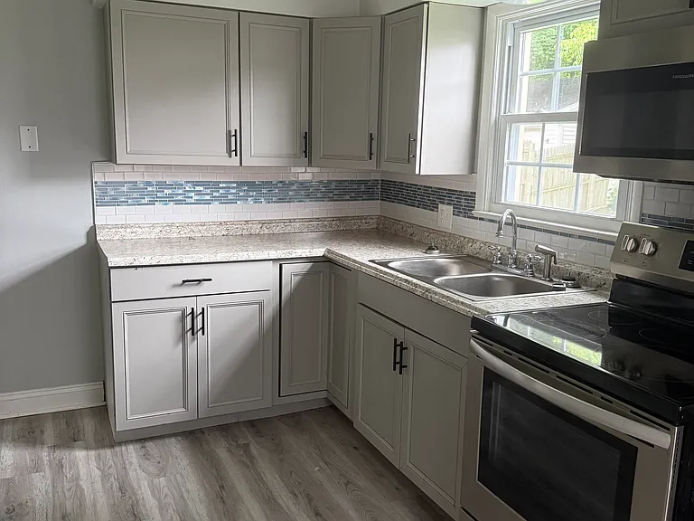 834 Sarcee Ave — Photo 4