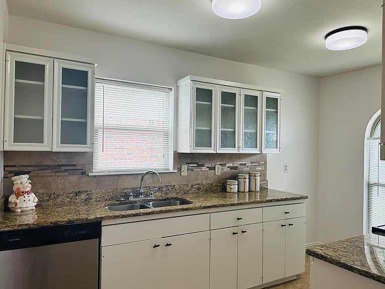 4705 Largo Trl — Photo 6