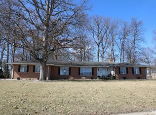 206 N Manor Dr, Williamsport, IN 47993