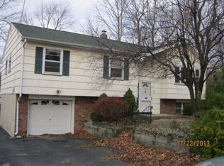 28 Yacht Club Dr, Lake Hopatcong, NJ 07849