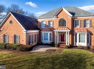 2702 Robaleed Way, Herndon, VA 20171