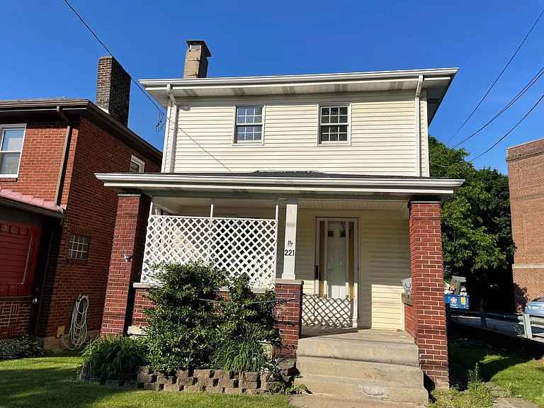 221 Ridgewood Ave — Photo 8